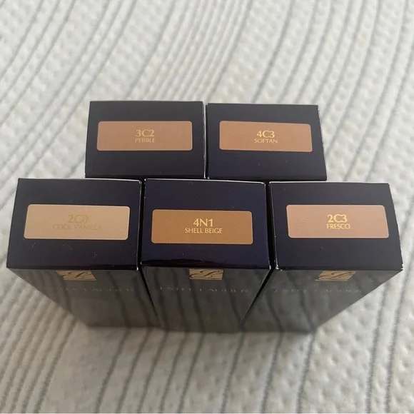 Estee Lauder Futurist SkinTint Serum SPF 20 “Pick your shade” - Picture 2 of 2